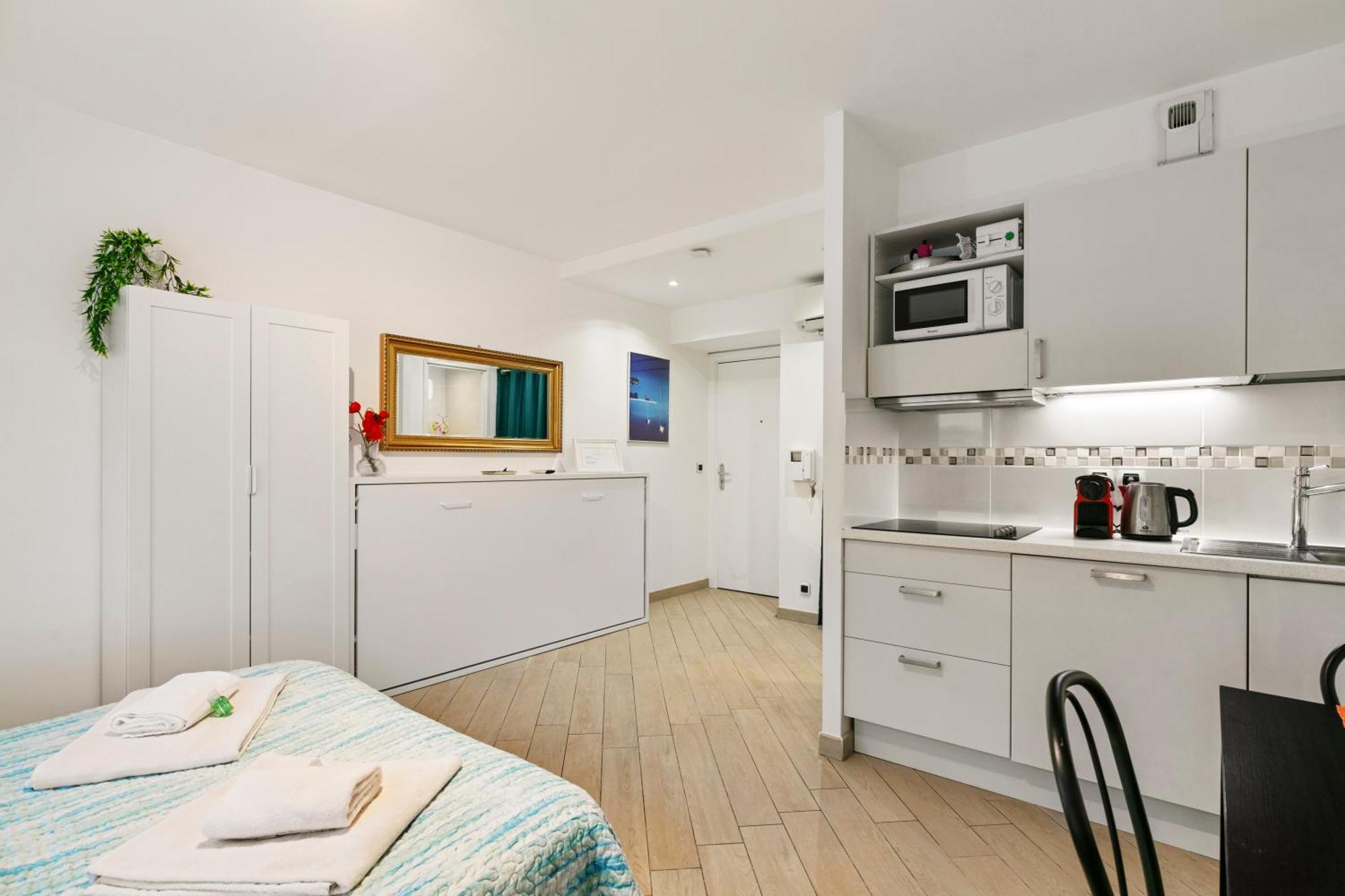 Les Oranges Five Stars Holidayhouse Νίκαια Εξωτερικό φωτογραφία